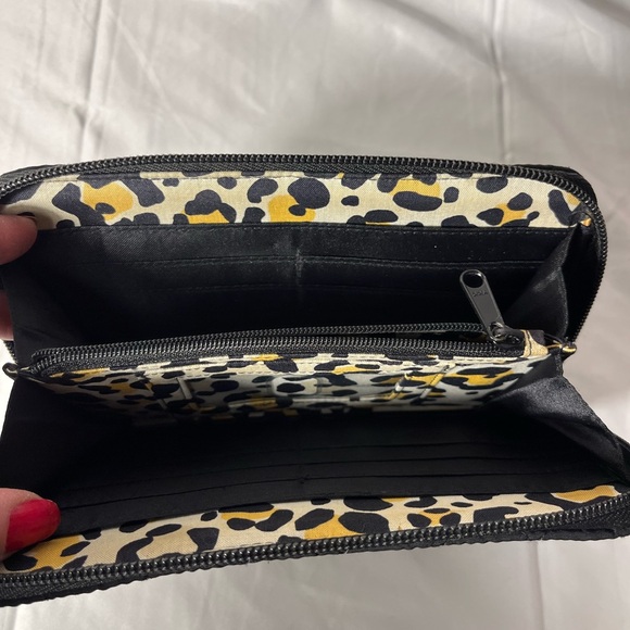 Vera Bradley‎ Quilted Black Wallet - Picture 5 of 6